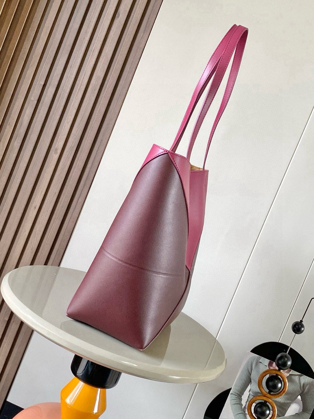 LOE 31 Medium Puzzle Fold Tote In Crimson Deep Red Glossy Cowhide 274309