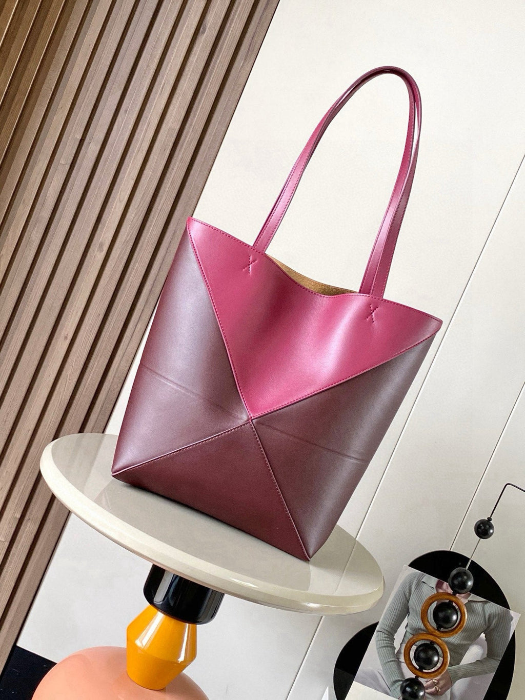 LOE 31 Medium Puzzle Fold Tote In Crimson Deep Red Glossy Cowhide 274309