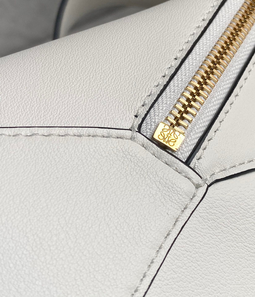 LOE Puzzle Hobo 29cm in Classic White Calfskin 274282
