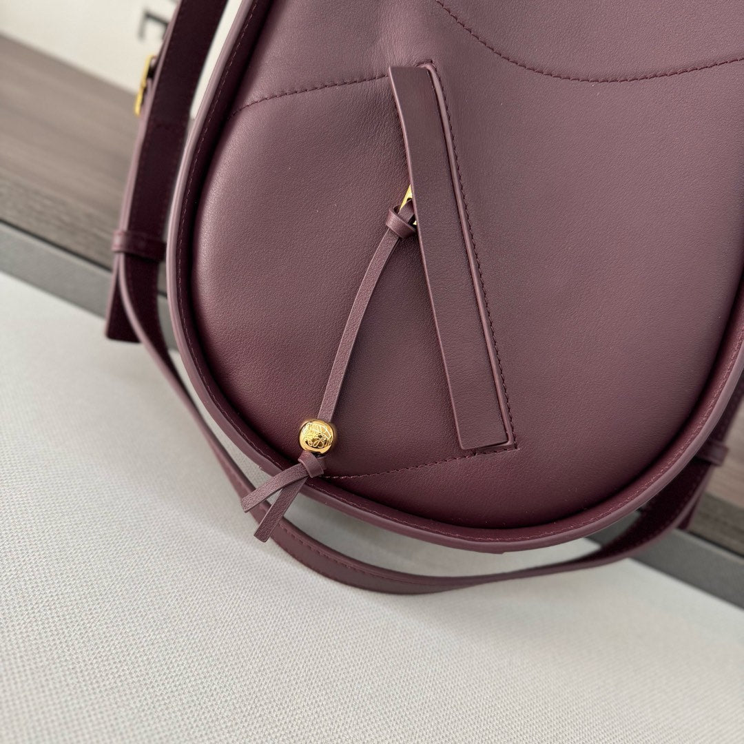 Loewe Hammock 21 Handbag in Red Calfskin 274146