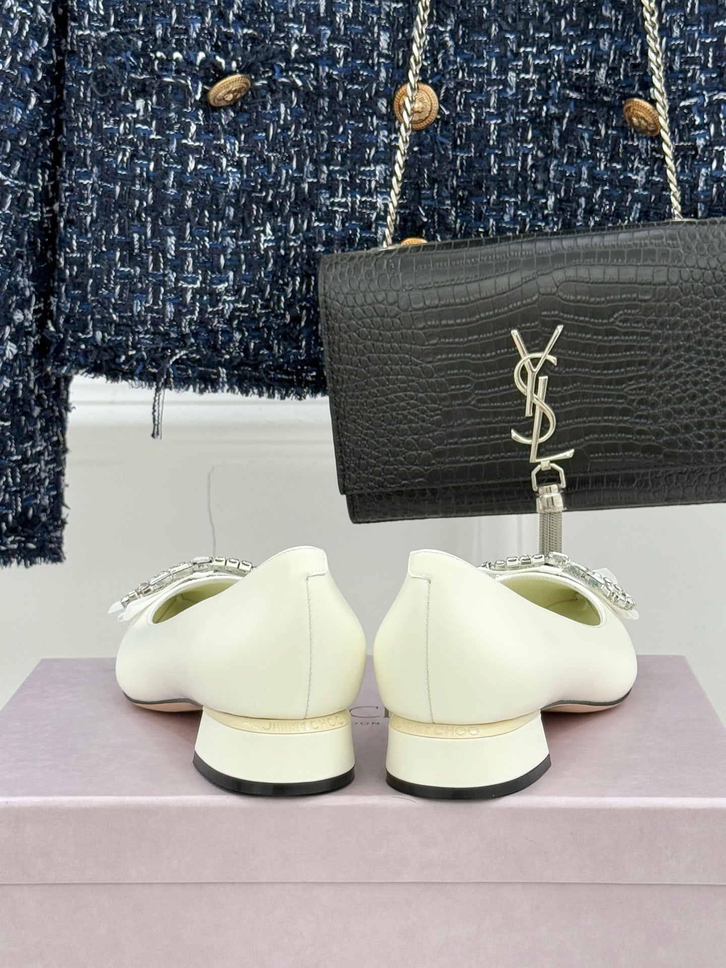 Jimmy Choo 26WF Pointed Toe Rhinestone Bow Chunky Heel White  Sheepskin 573542