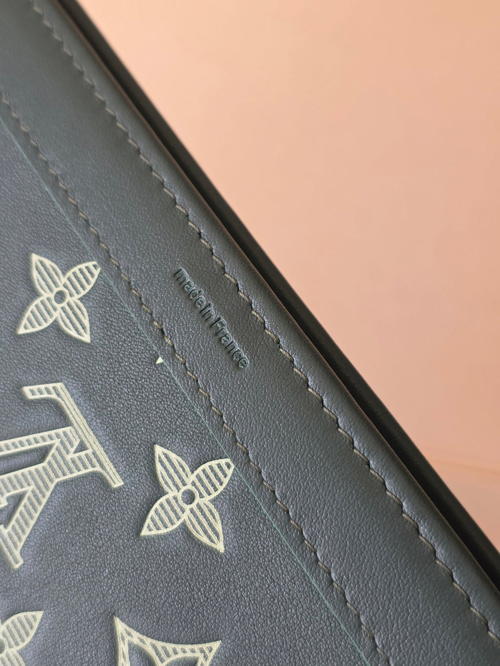 LV Collaboration Suit Clip Dark Green Monogram Canvas Calfskin 274800