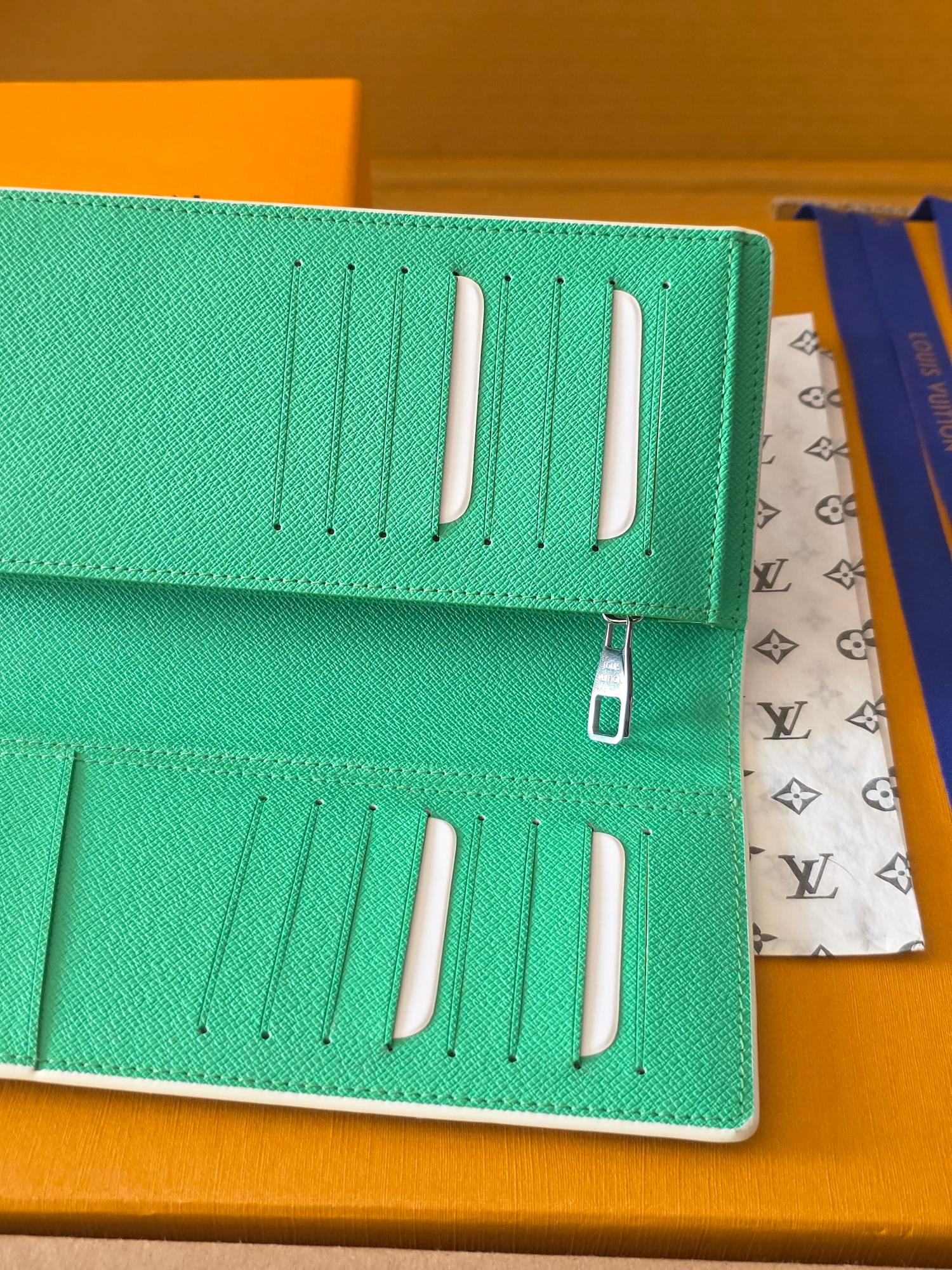 LV Brazza 19 White Colorfull Monogram 274894