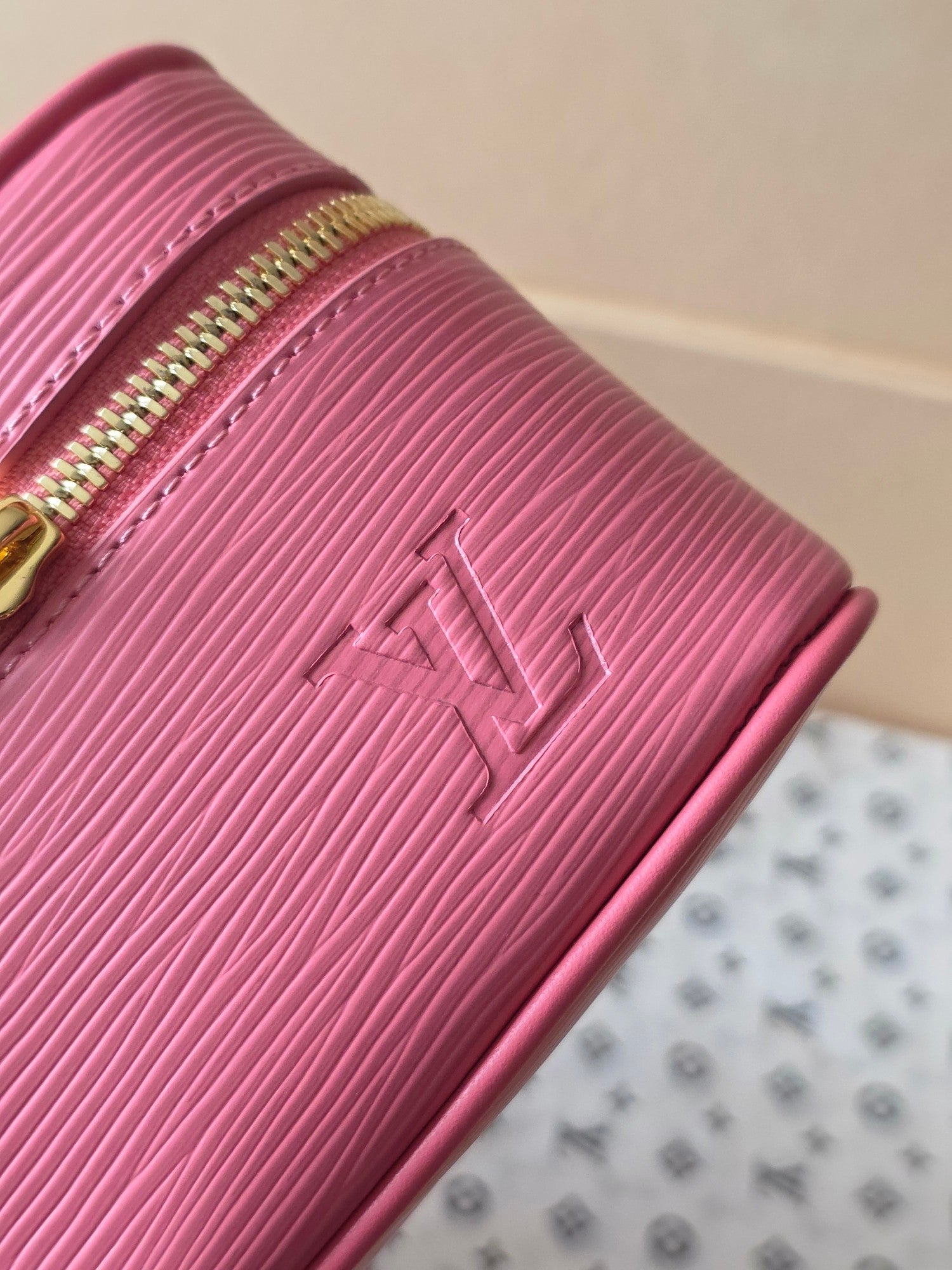LV Nice Nano Cosmetic 10.2 Bag Pink Epi Leather 275220