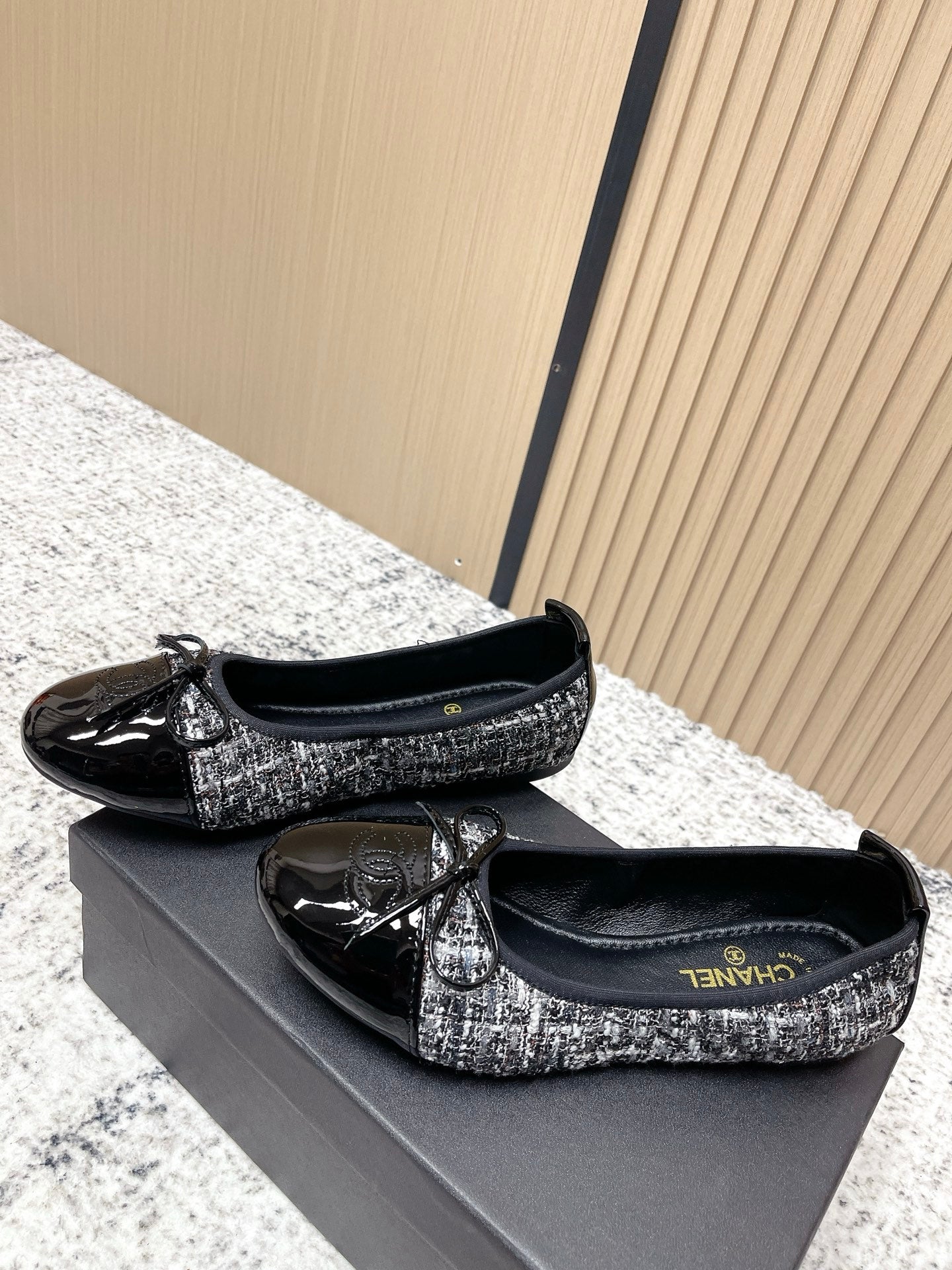 Chanel 26SS Ballet Flats Shoes Black in Lambskin with Fabric 591397