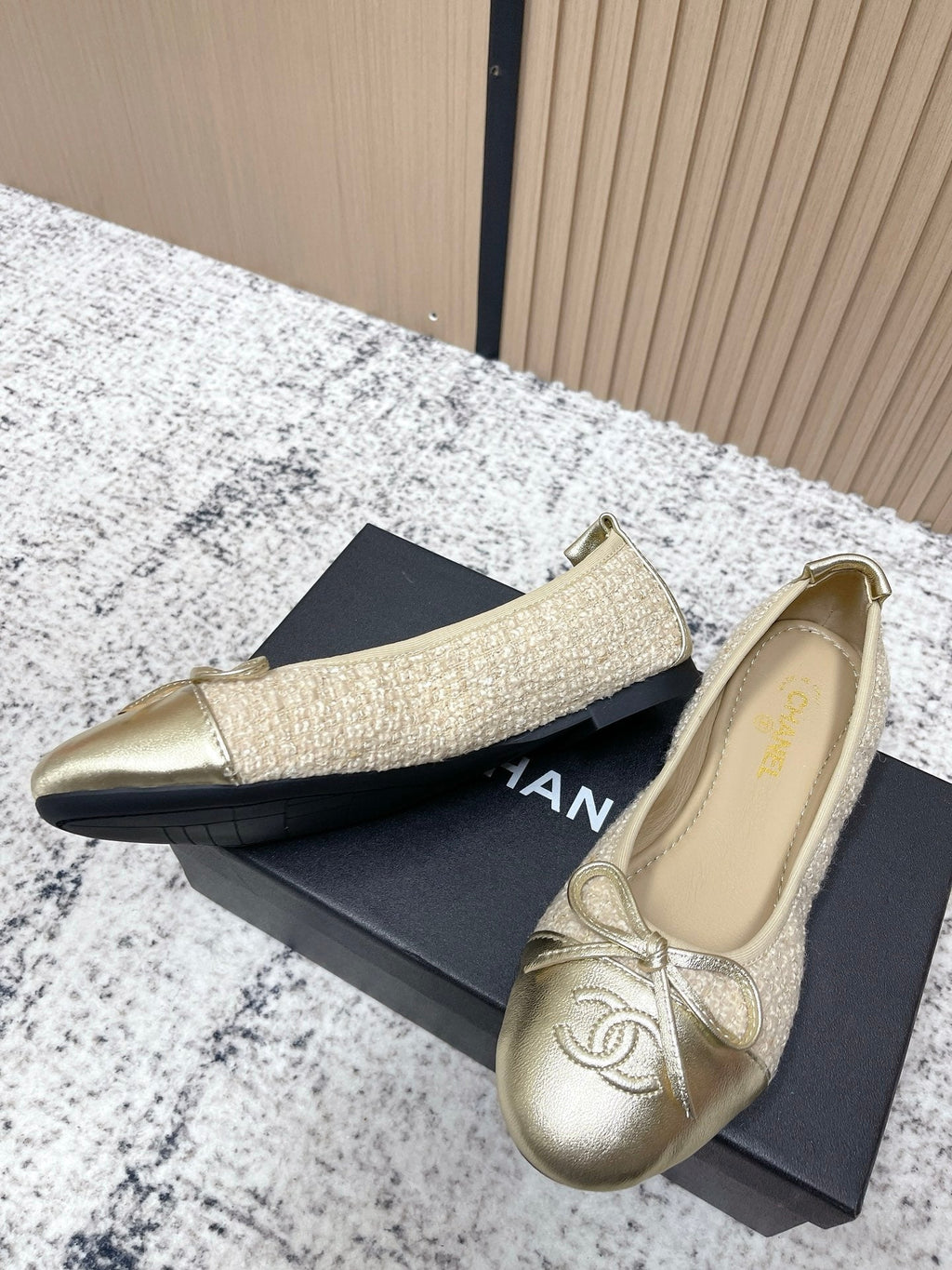 Chanel 26SS Ballet Flats Shoes Gold Metallic in Lambskin with Fabric 591396