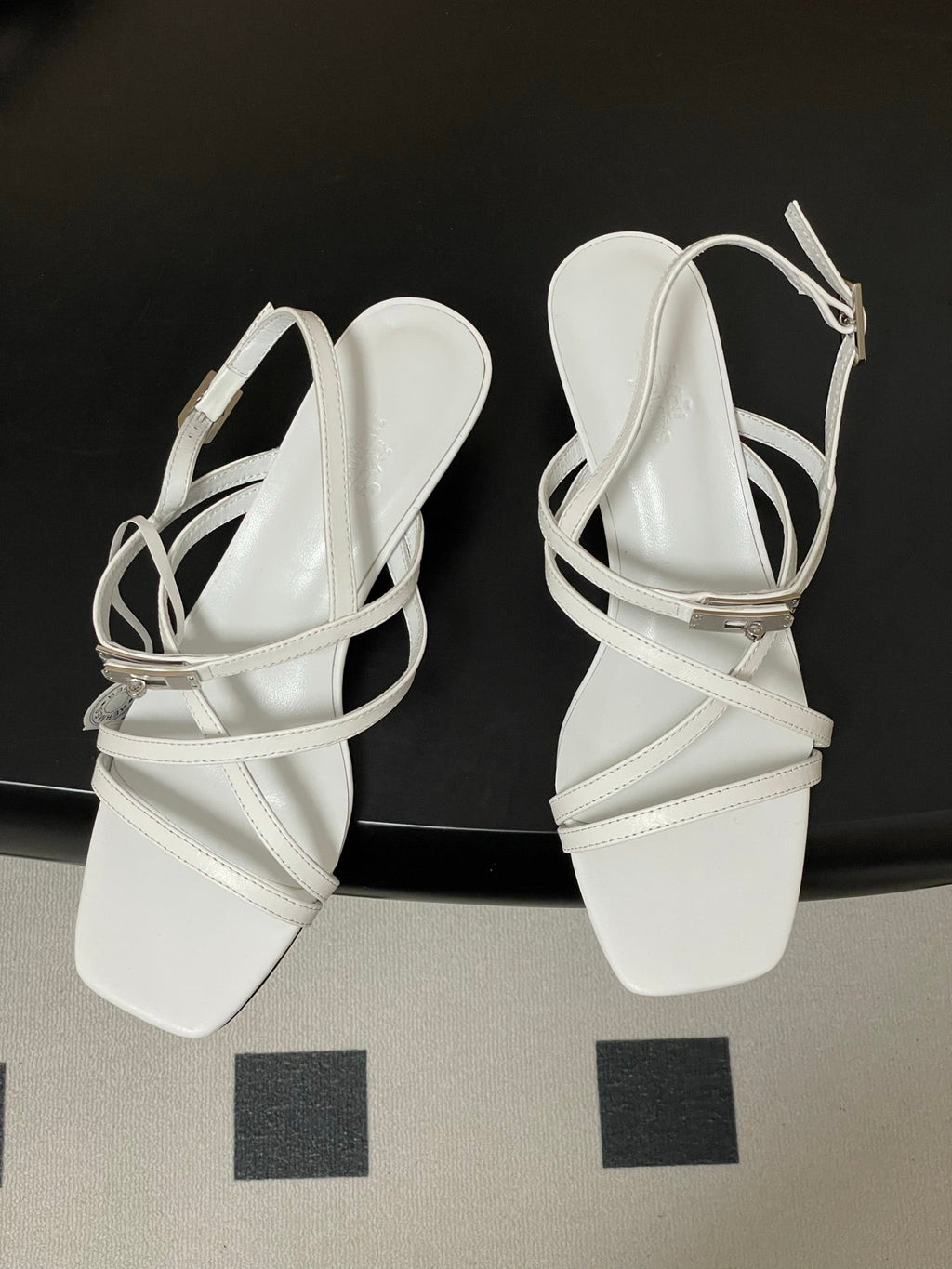 HM M  Sandal 40 White in Calfskin 593822