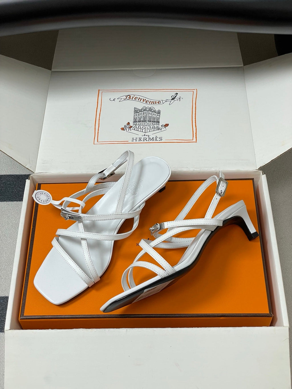 HM M  Sandal 40 White in Calfskin 593822