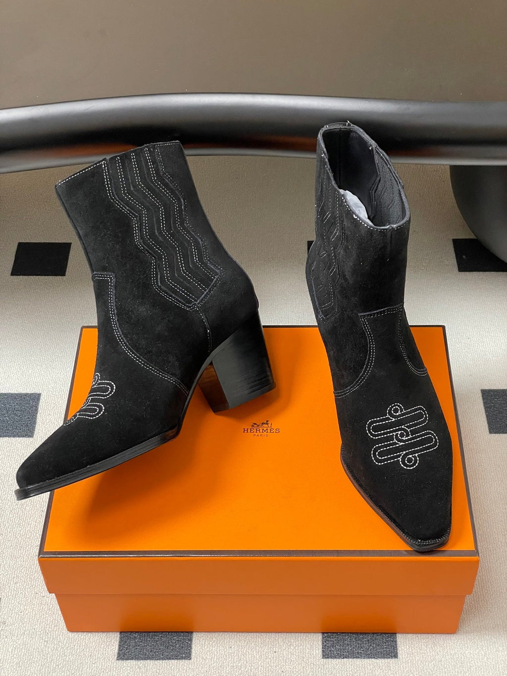 HM Lissa Chelsea Boots 70 Black in Suede 593784