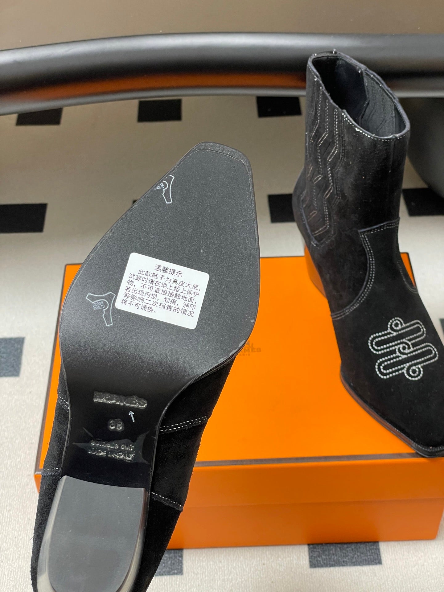 HM Lissa Chelsea Boots 70 Black in Suede 593784