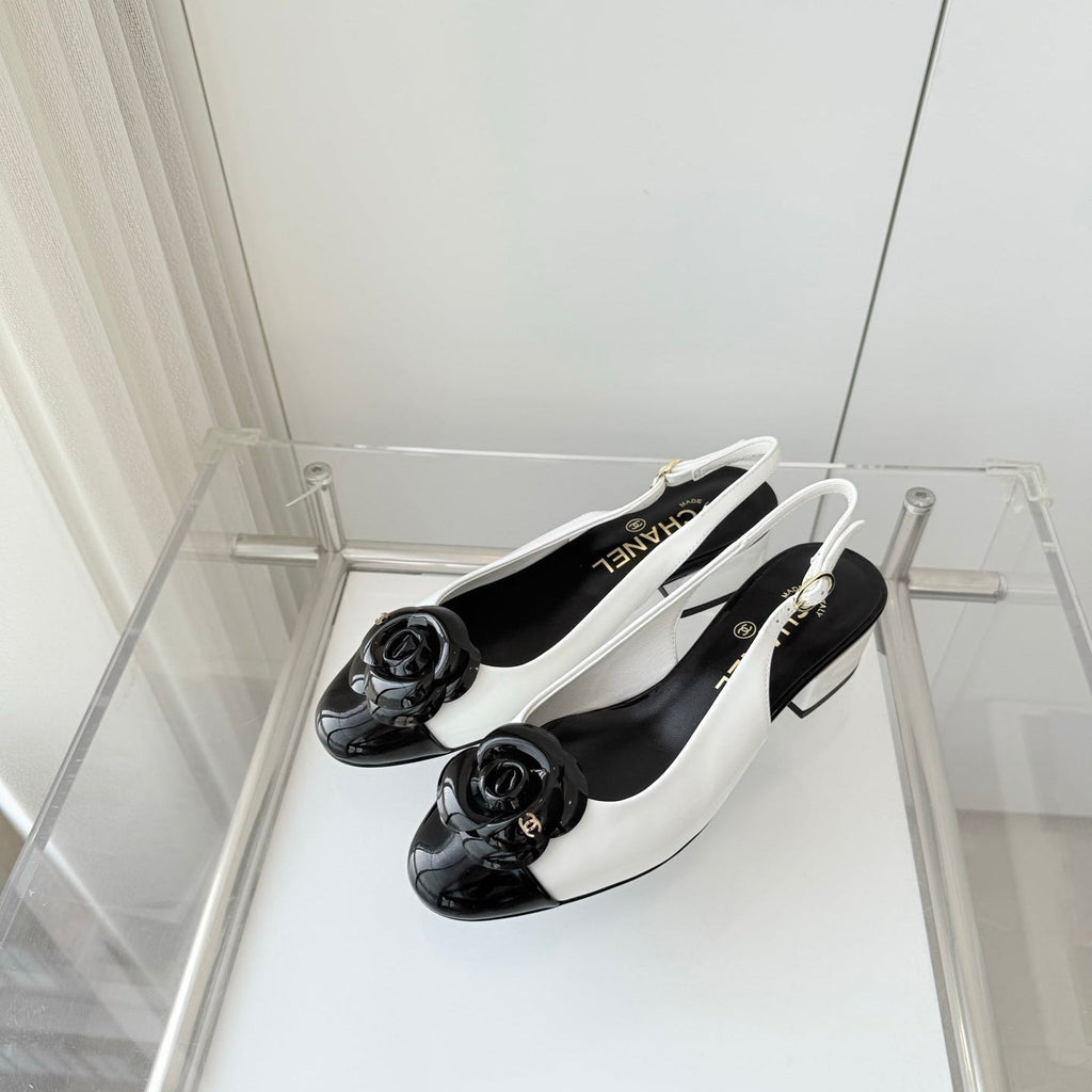 Chanel 26 Camellia High Heels 35 White Black in Patent Leather 597415