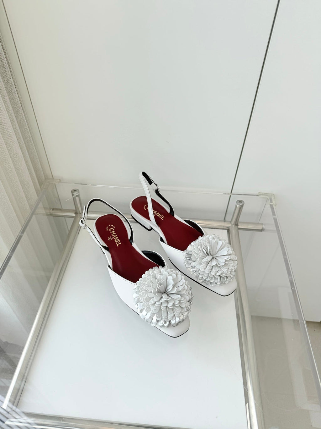 CC 26 Flower-shaped Sandal White Lambskin 597408