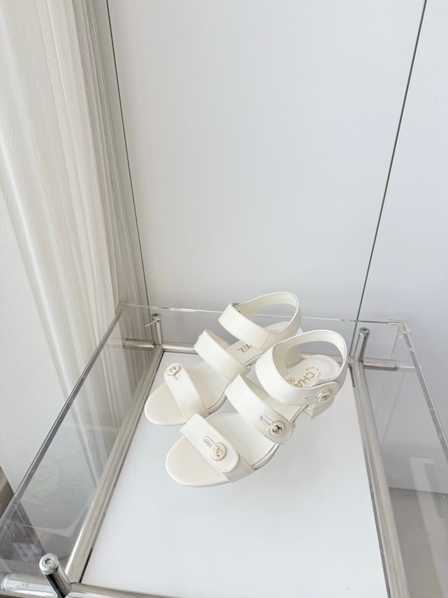 Chanel 26 Turnlock 40 White Sandal Heels in Lambskin 597402