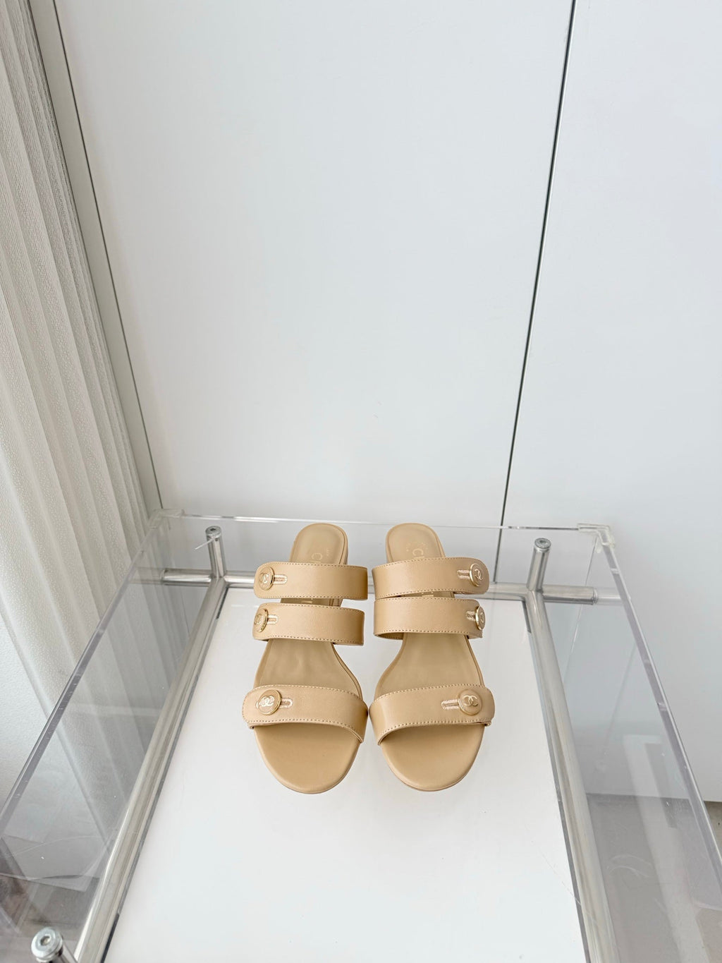 Chanel 26 Turnlock 40 Beige Sandal Mule in Lambskin 597398