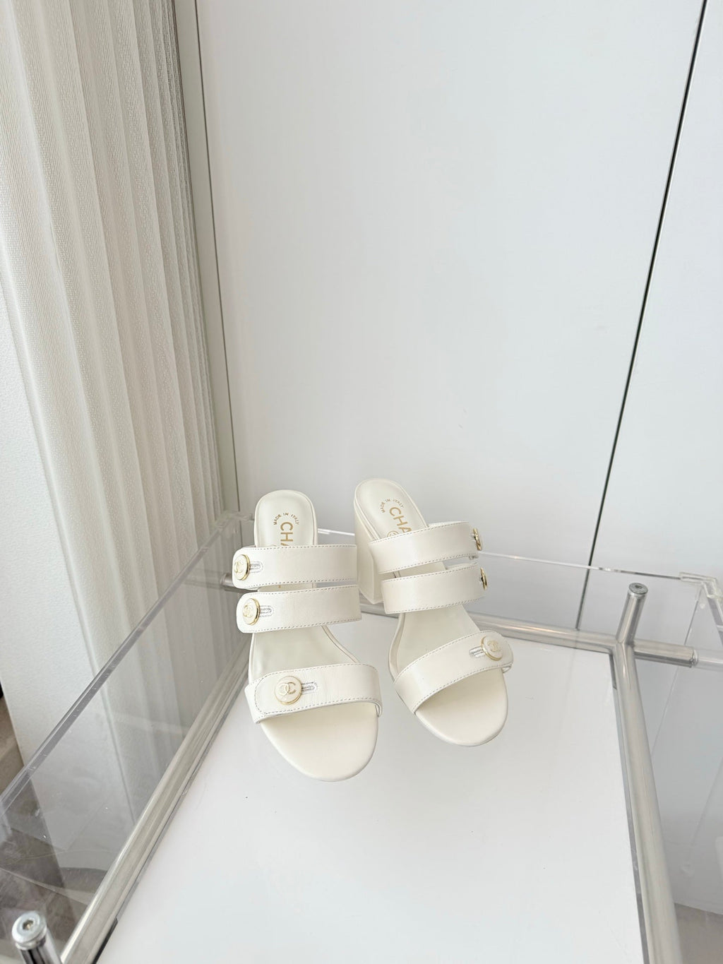 Chanel 26 Turnlock 85 White Sandal Mule in Lambskin 597395