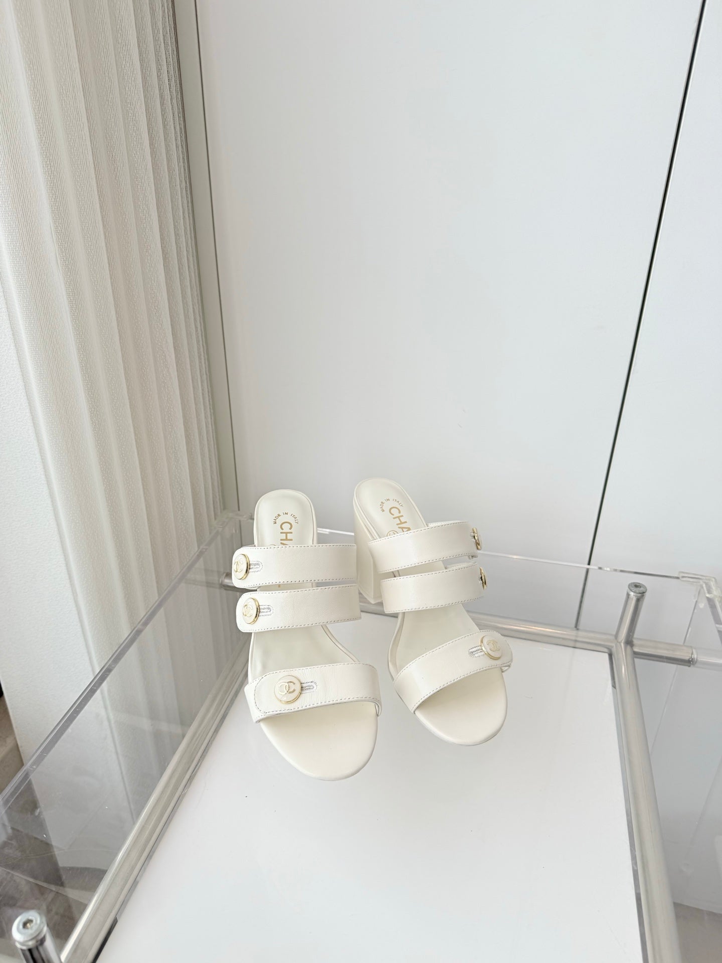 Chanel 26 Turnlock 85 White Sandal Mule in Lambskin 597395