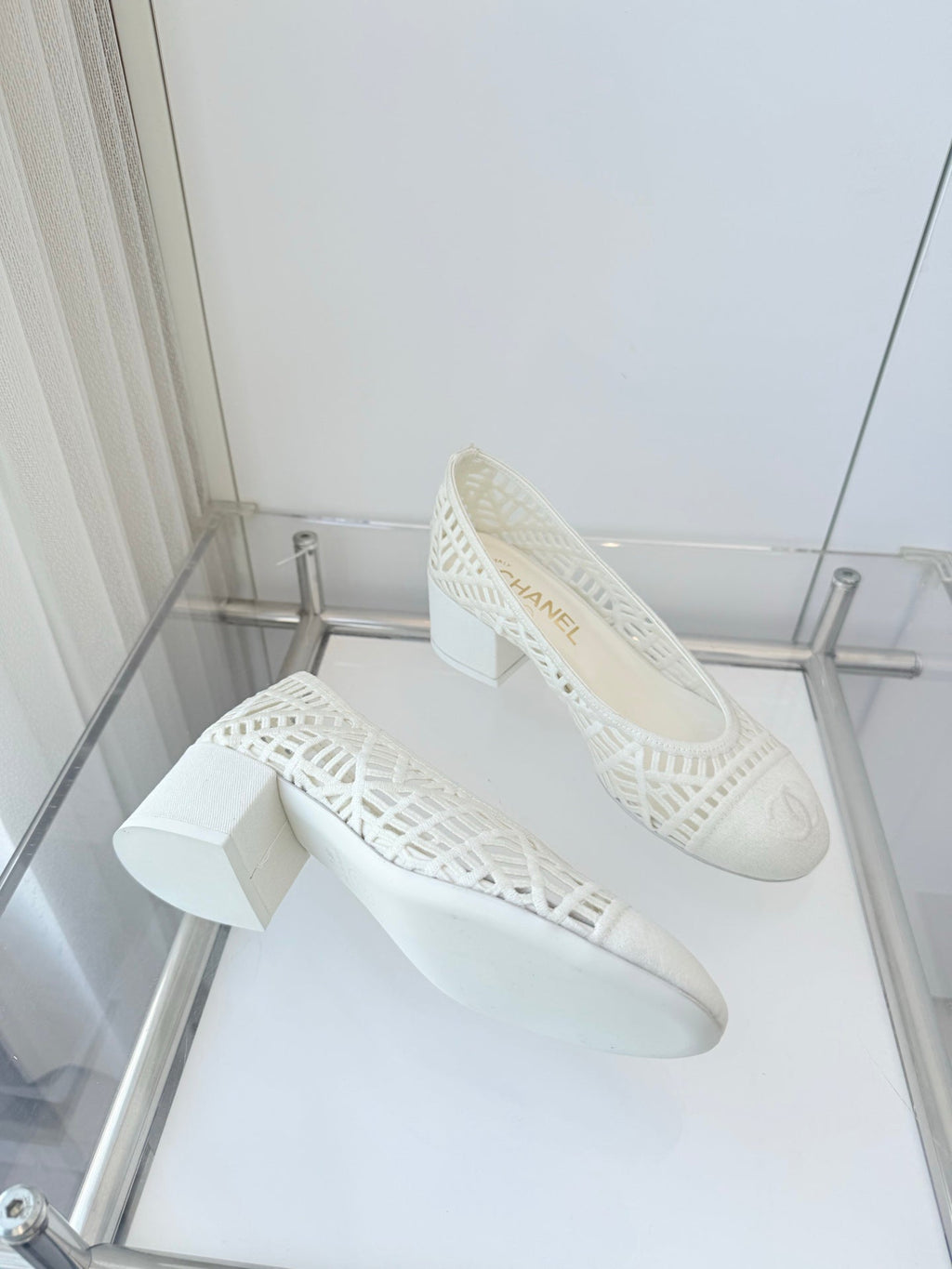 Chanel 26 Ladies 50 Ballet Flats White in Fabric 597342