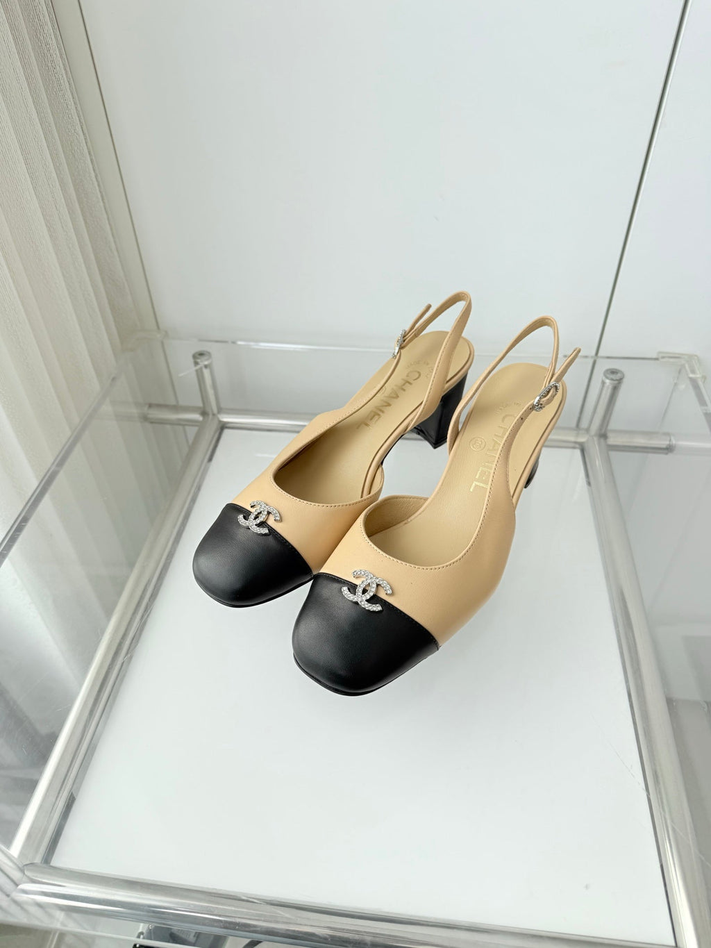 Chanel 26 High Heels Beige Black 50 in Lambskin 597332