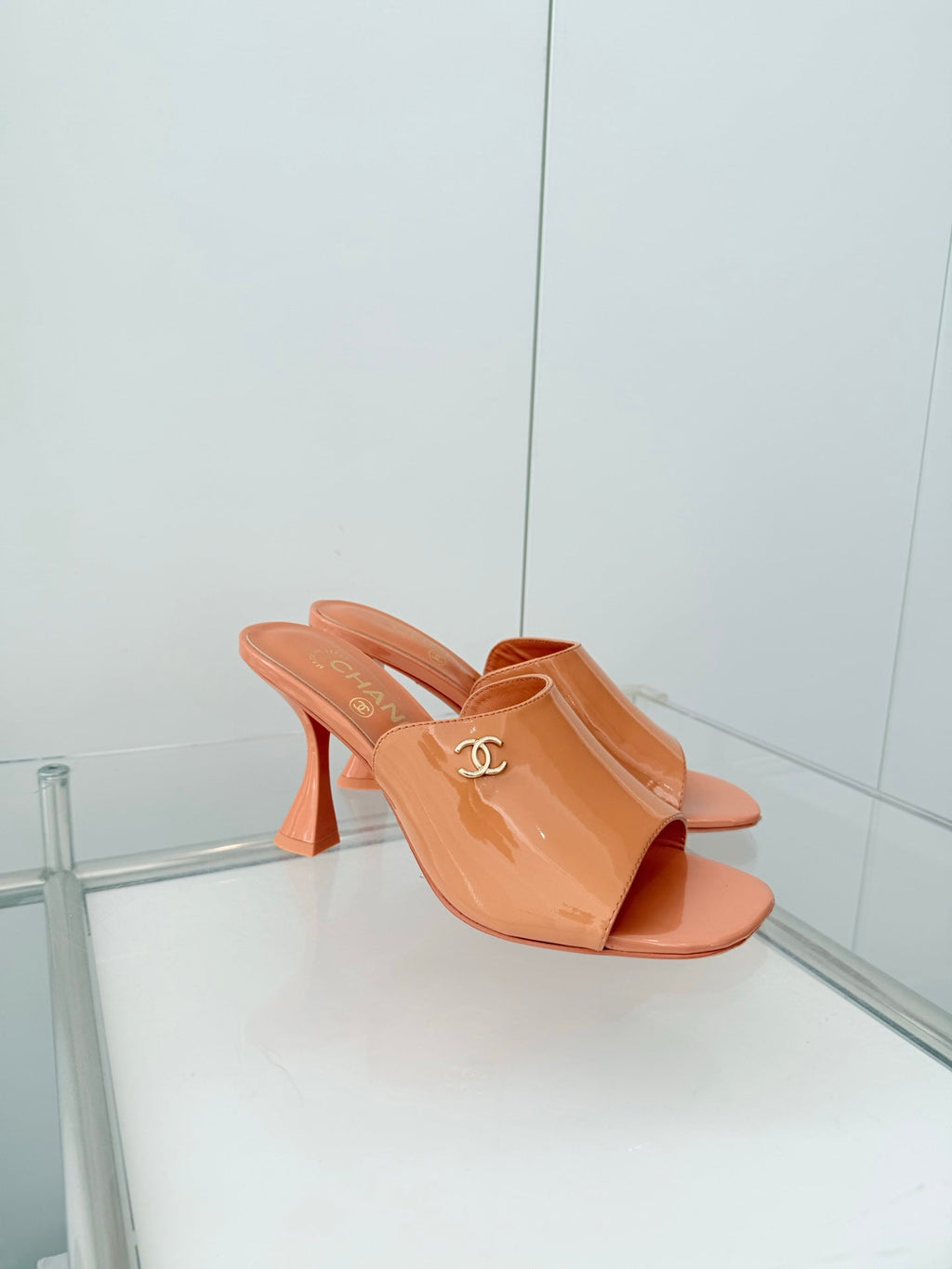 Chanel 26 Sandal 90 Orange in Patent Leather 597369