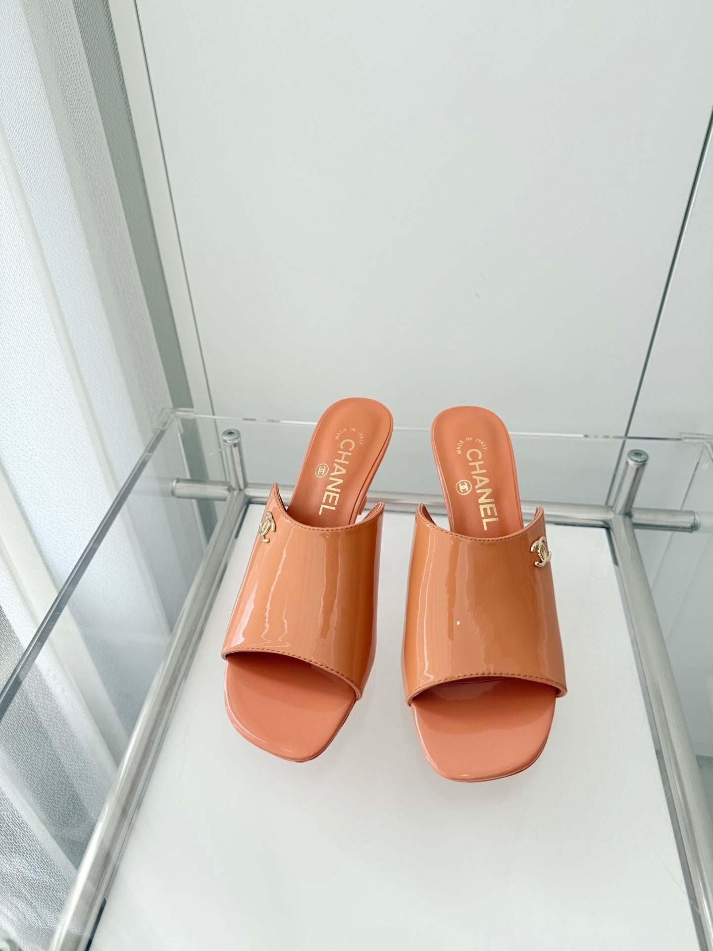 Chanel 26 Sandal 70 Orange in Patent Leather 597362