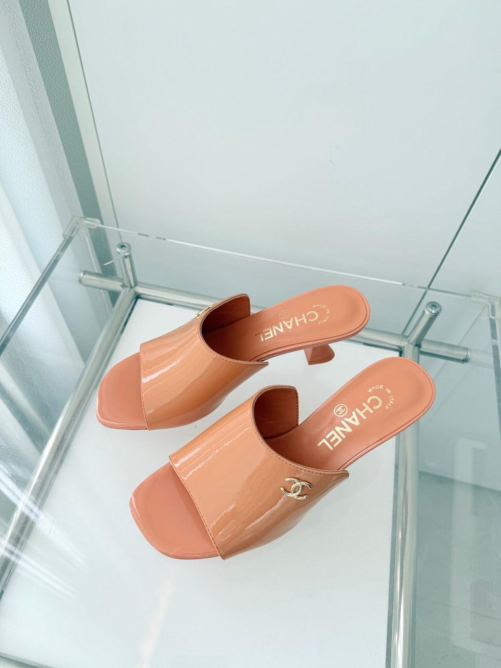 Chanel 26 Sandal 70 Orange in Patent Leather 597362