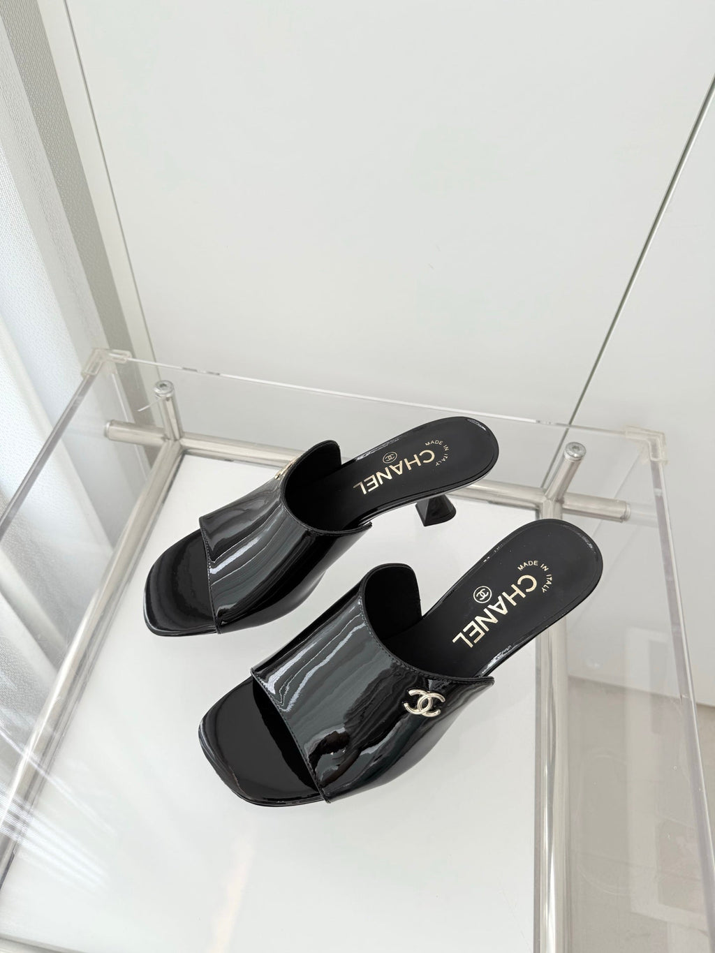 Chanel 26 Sandal 70 Black in Patent Leather 597361