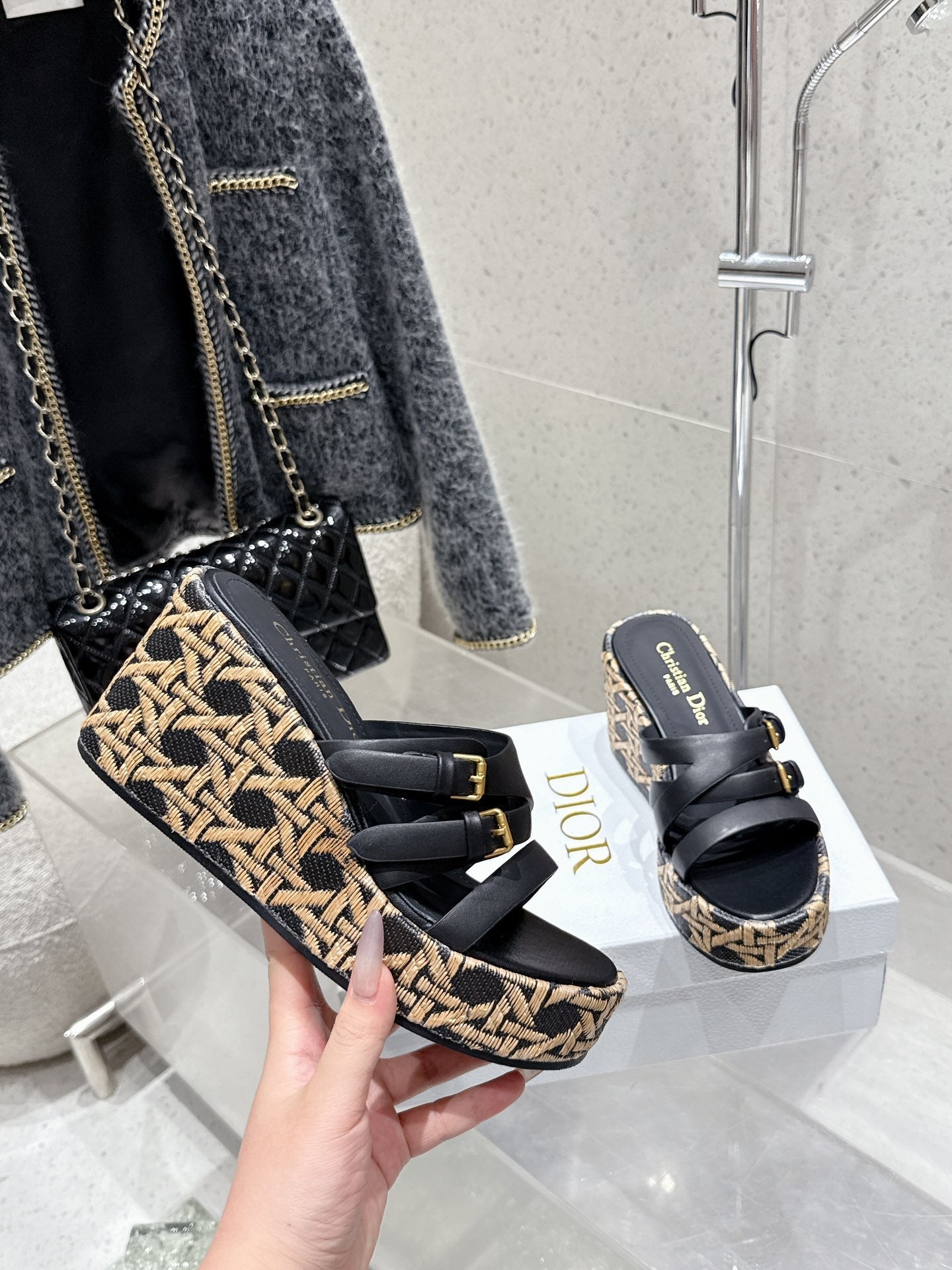 CD 25SS D-Attitude Wedge Sandals 90 Black in Cowhide 598110
