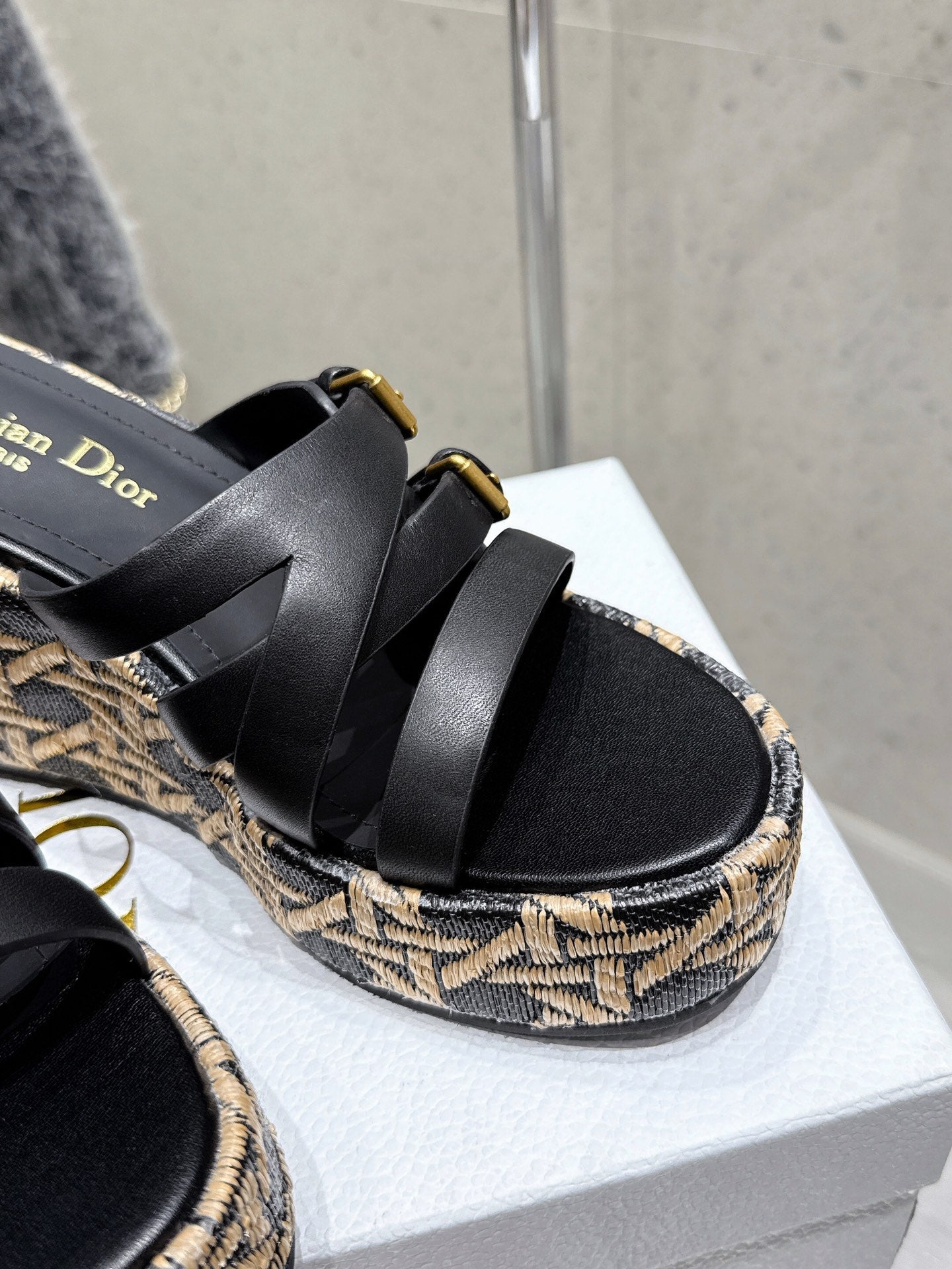 CD 25SS D-Attitude Wedge Sandals 90 Black in Cowhide 598110