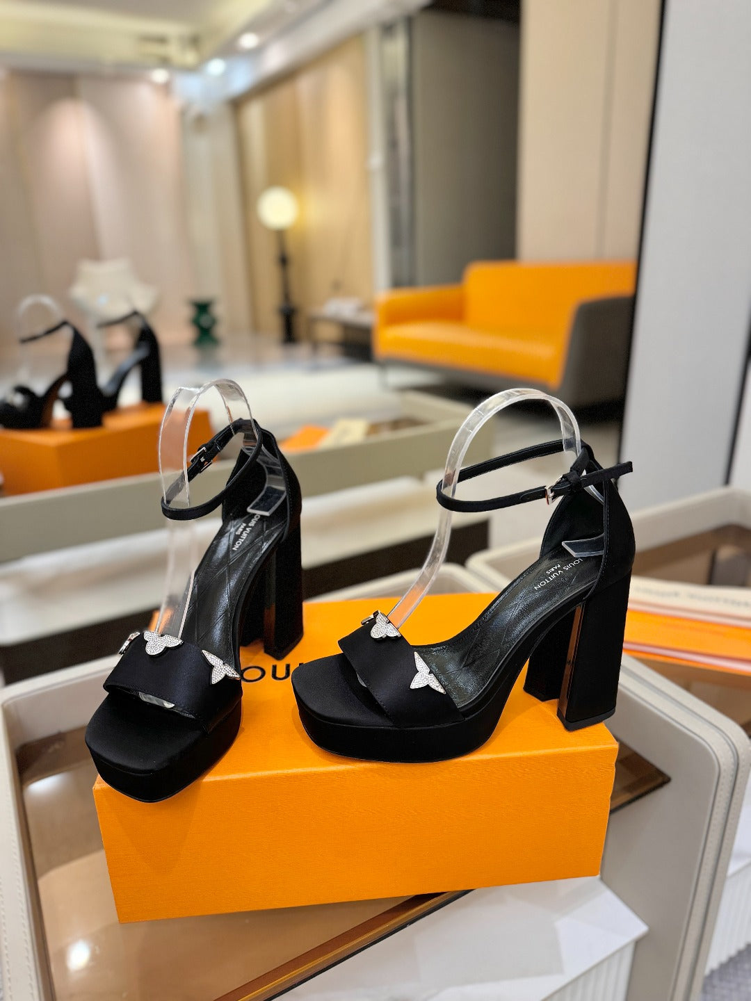 LV Swing Platform Sandal 11cm Black Cow Patent Leather 600328