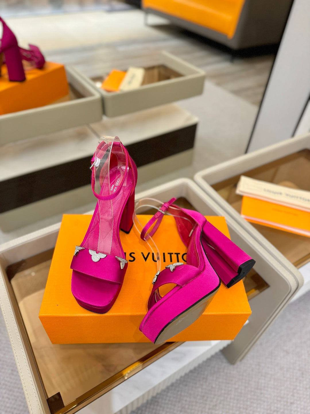 LV Swing Platform Sandal 11cm Pink Cow Patent Leather 600329