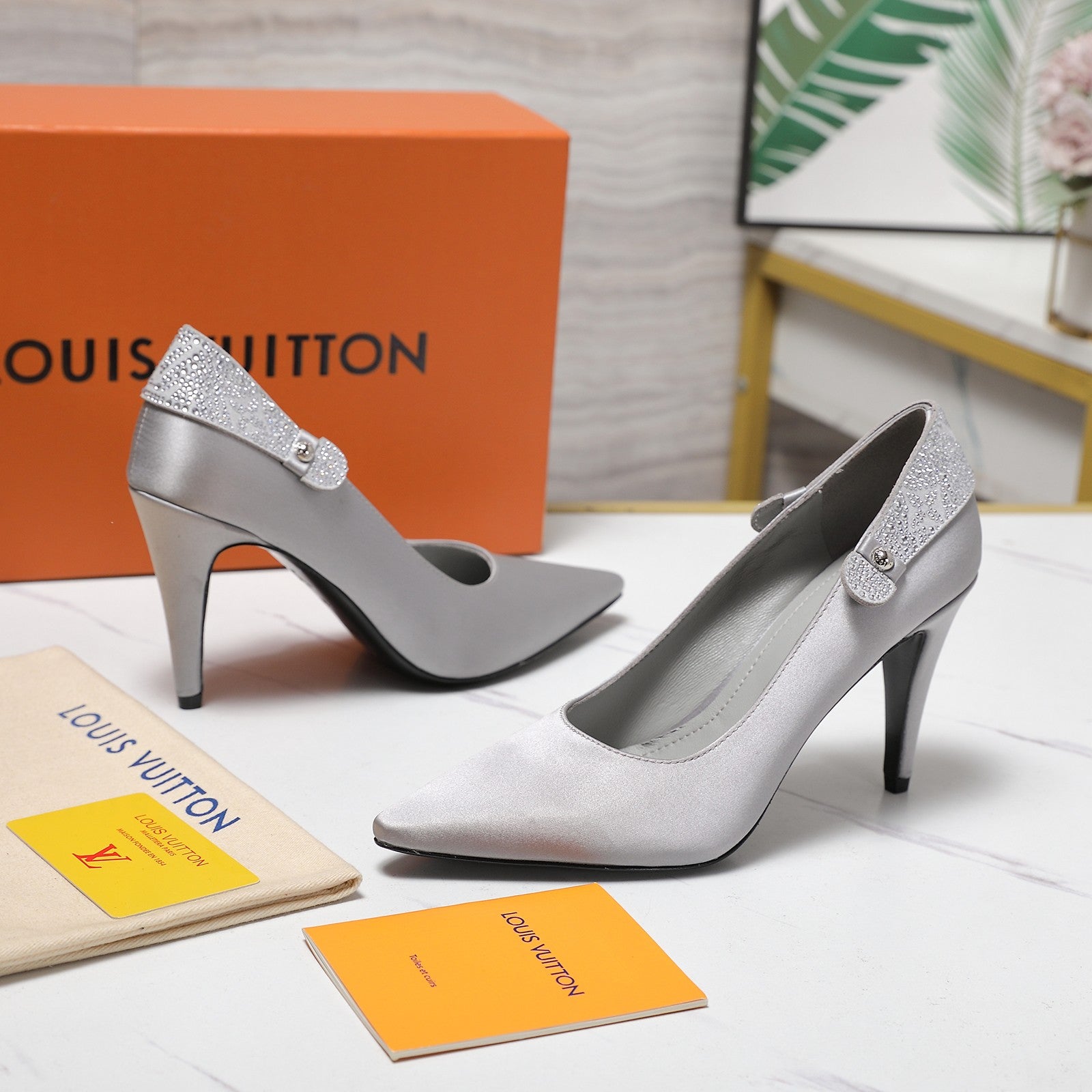 LV 26ss Legacy Pumps 95 Silver in Cowhide 600648