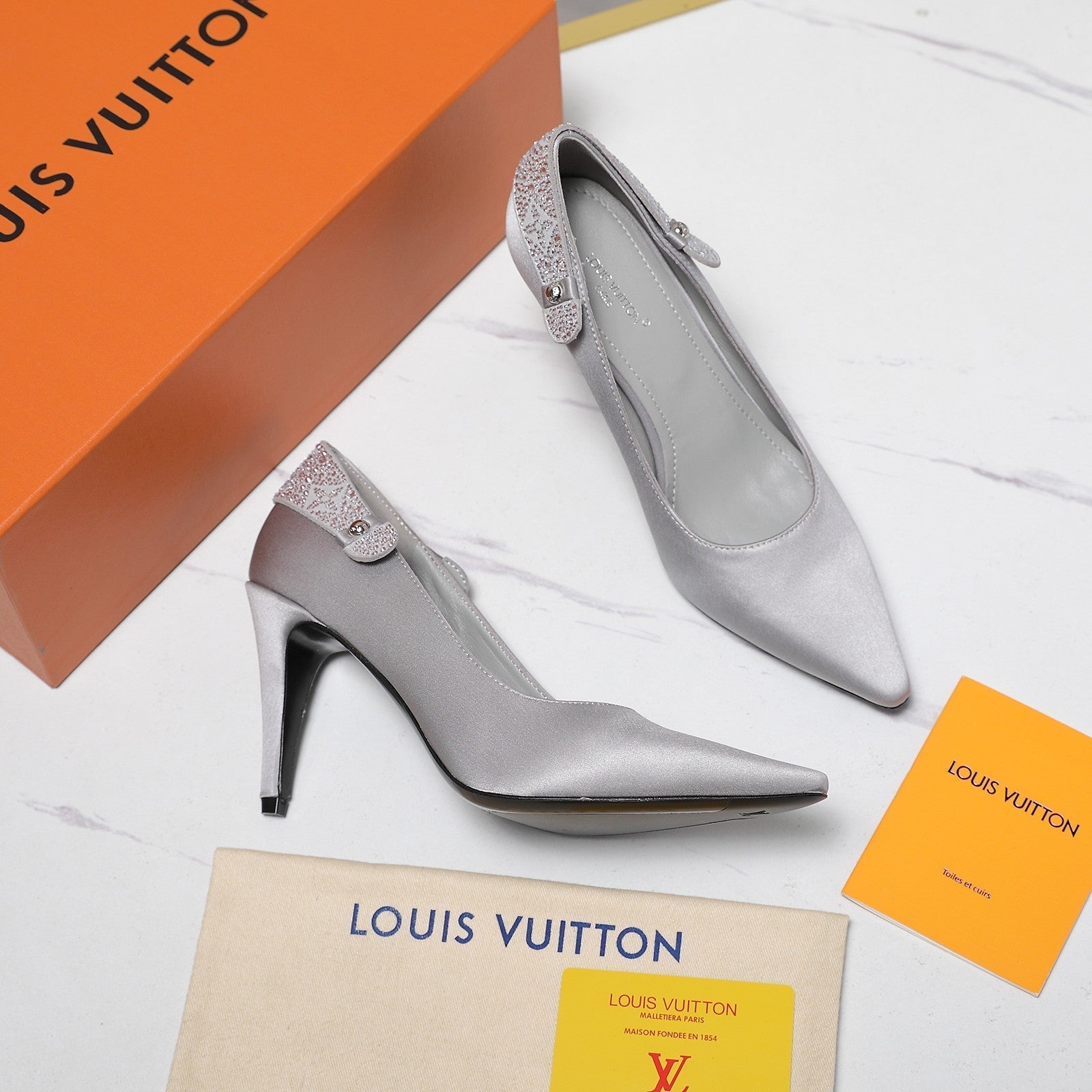 LV 26ss Legacy Pumps 95 Silver in Cowhide 600648
