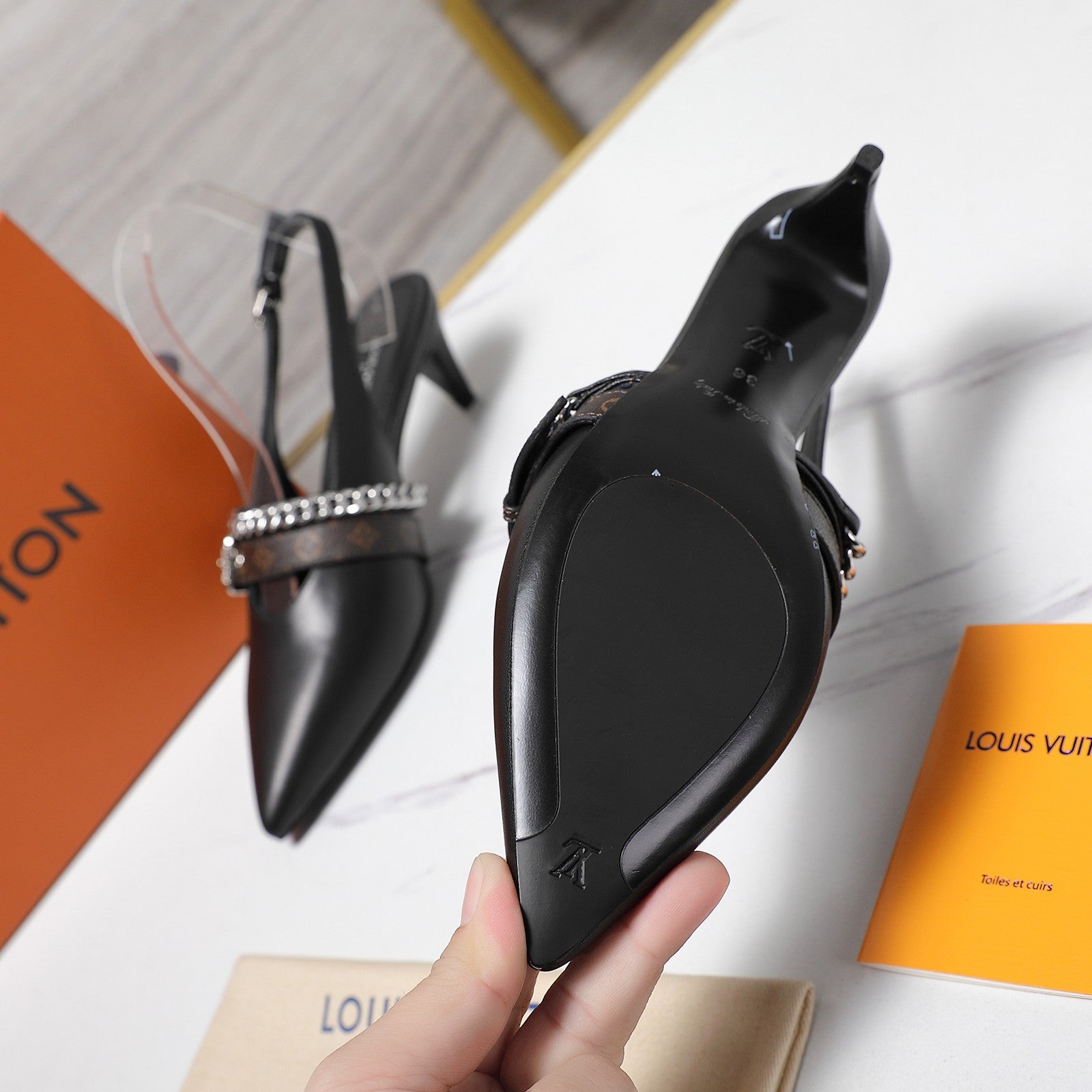 LV Vibe Slingback Pumps 55 Black Glossy Naplak Leather 600672