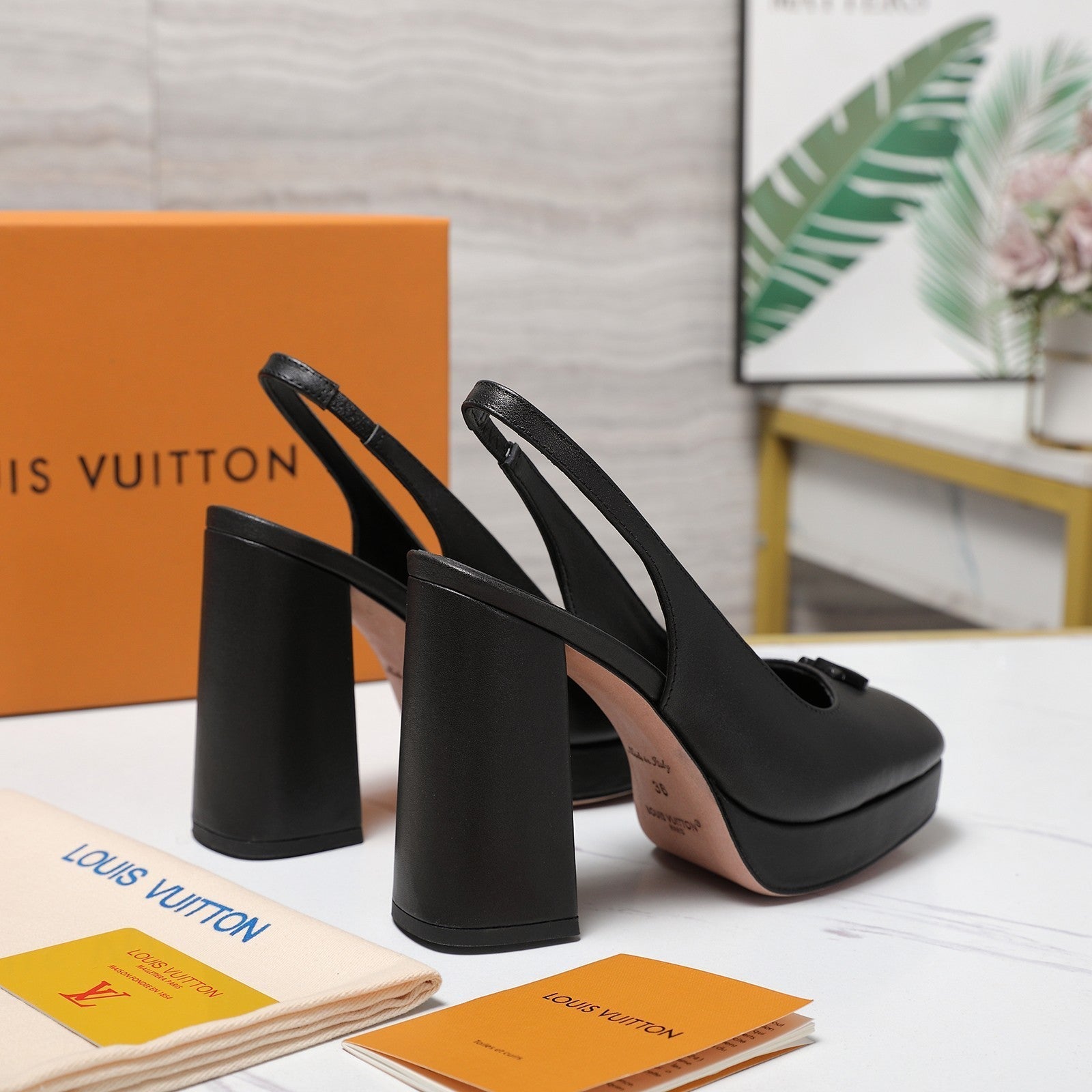 LV 26ss Chunky Heel Platform Slingback 11cm Black in Cowhide 600740