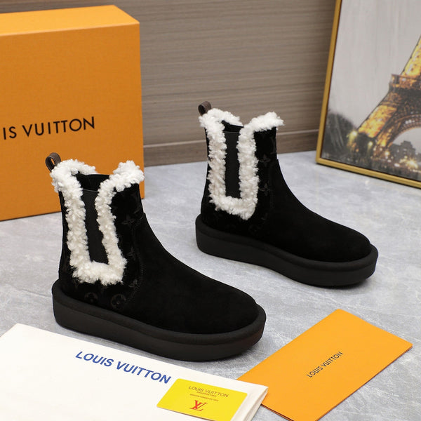 LV 26 Snow Boots Black in Wool 600759