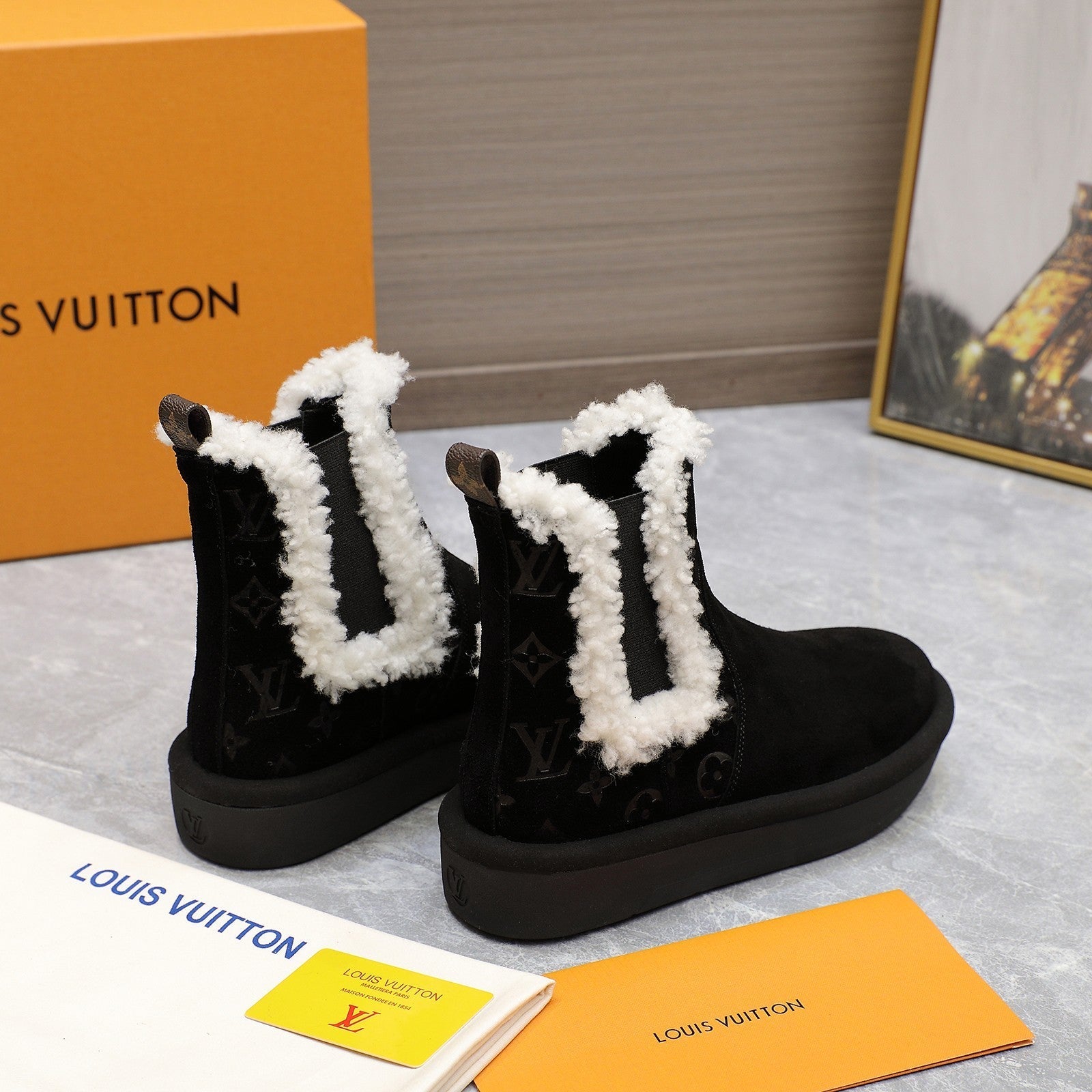 LV 26 Snow Boots Black in Wool 600759