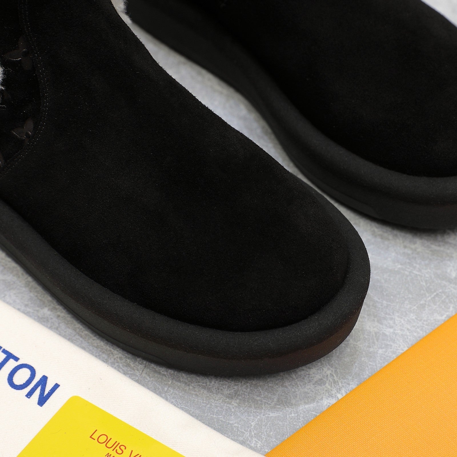 LV 26 Snow Boots Black in Wool 600759
