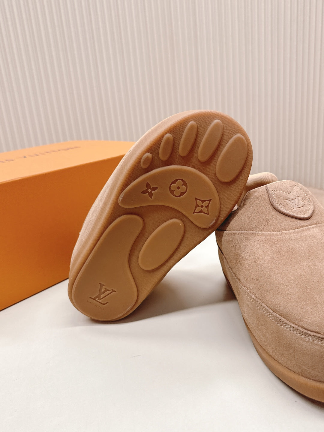 LV x Nigo Collaboration Yeti Sneakers Beige in Suede Cowhide Leather 600794