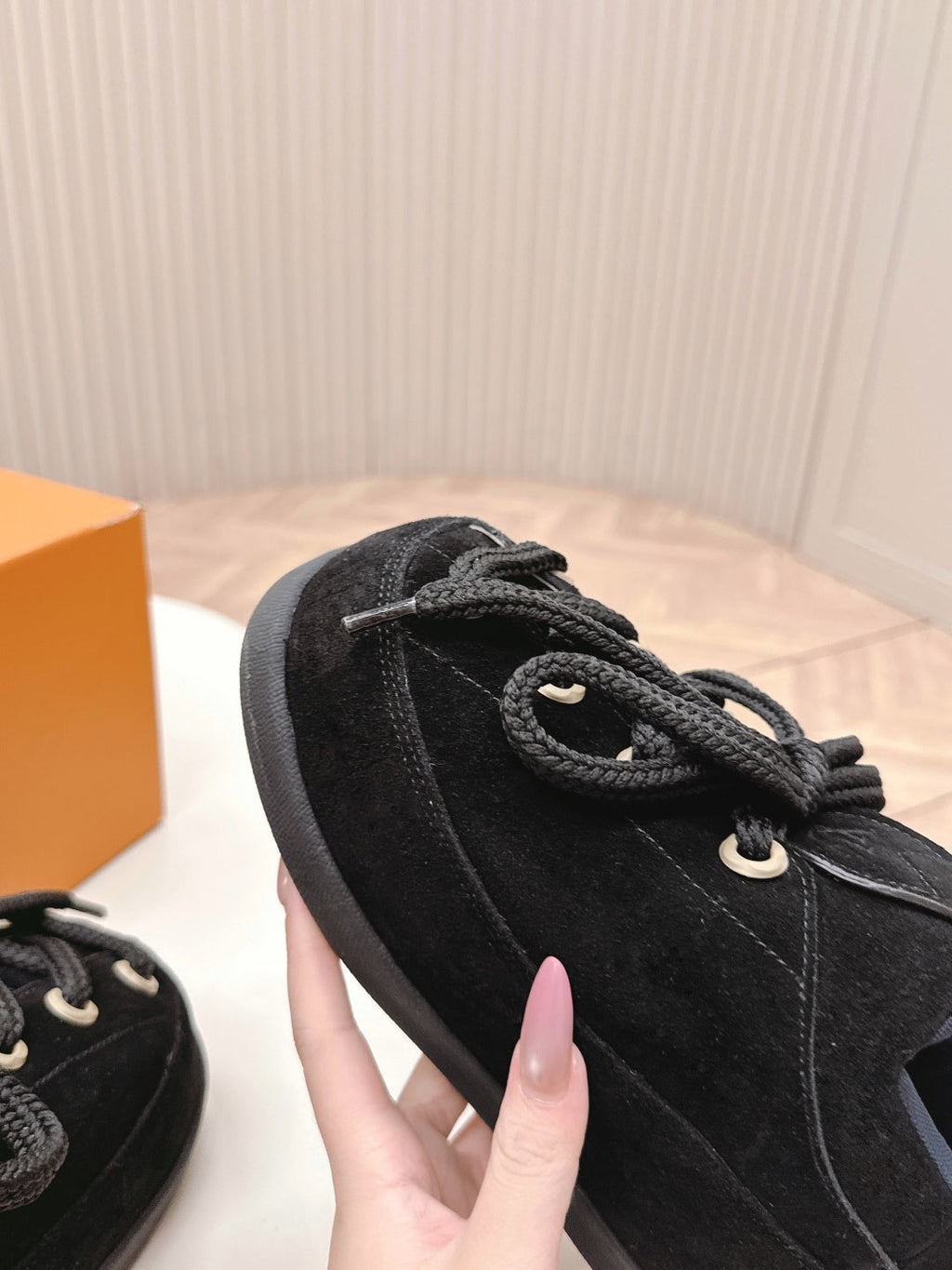 LV x Nigo Collaboration Lace-up Yeti Sneakers Black in Suede 600796