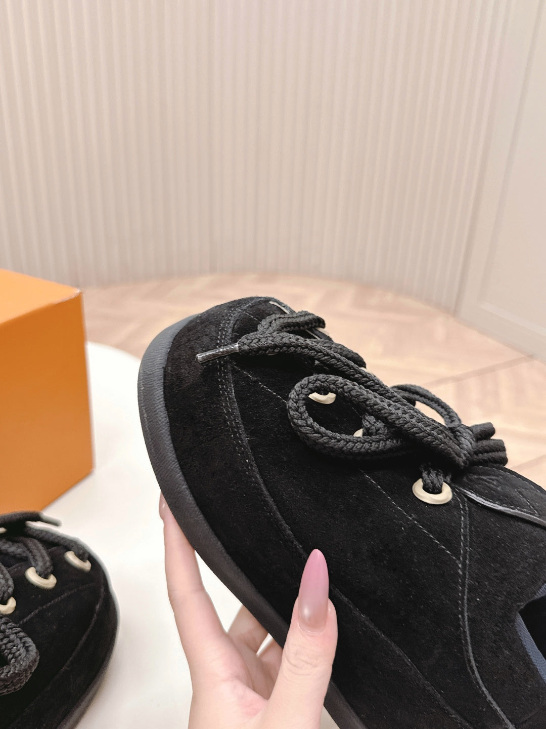 LV x Nigo Collaboration Lace-up Yeti Sneakers Black in Suede 600796