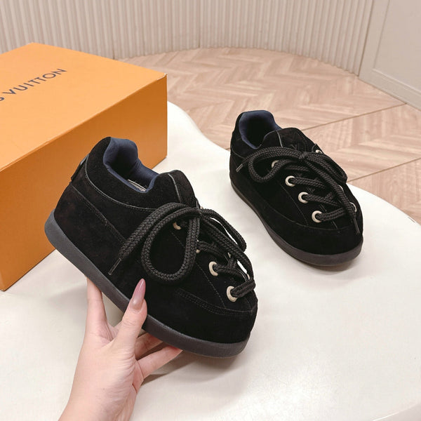 LV x Nigo Collaboration Lace-up Yeti Sneakers Black in Suede 600796