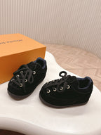 LV x Nigo Collaboration Lace-up Yeti Sneakers Black in Suede 600796