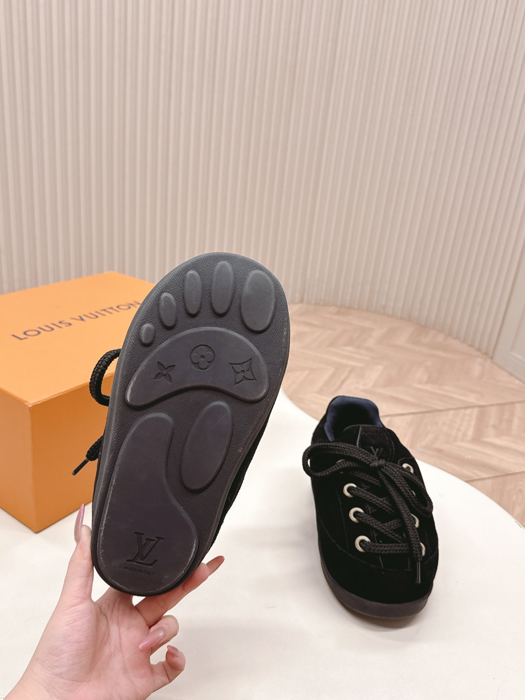 LV x Nigo Collaboration Lace-up Yeti Sneakers Black in Suede 600796