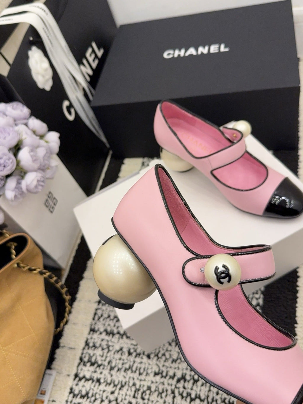 CC Pearl Heel with Rhinstone Clasp Mary Janes Pink Cowhide 602355