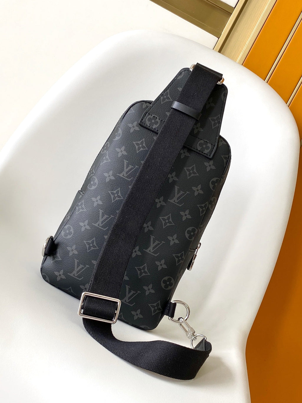LV AVENUE Shoulder Bag 31 Black Monogram in Damier Graphite Canvas 278122