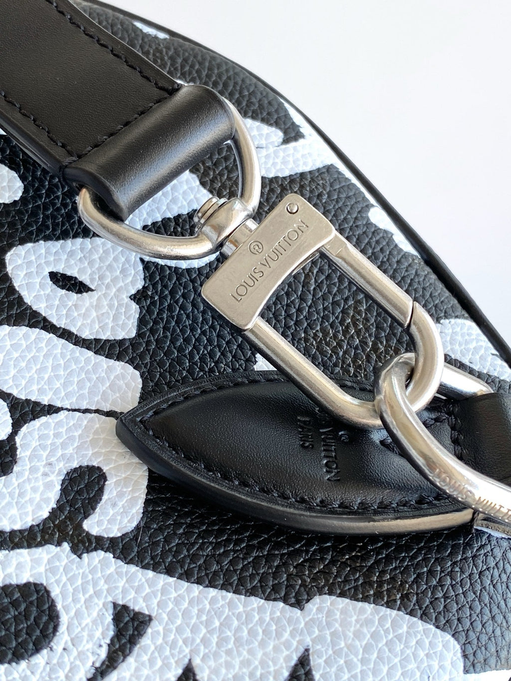 LV Speedy Bandoulière 30 Handbag Black in Monogram on Cowhide 278118