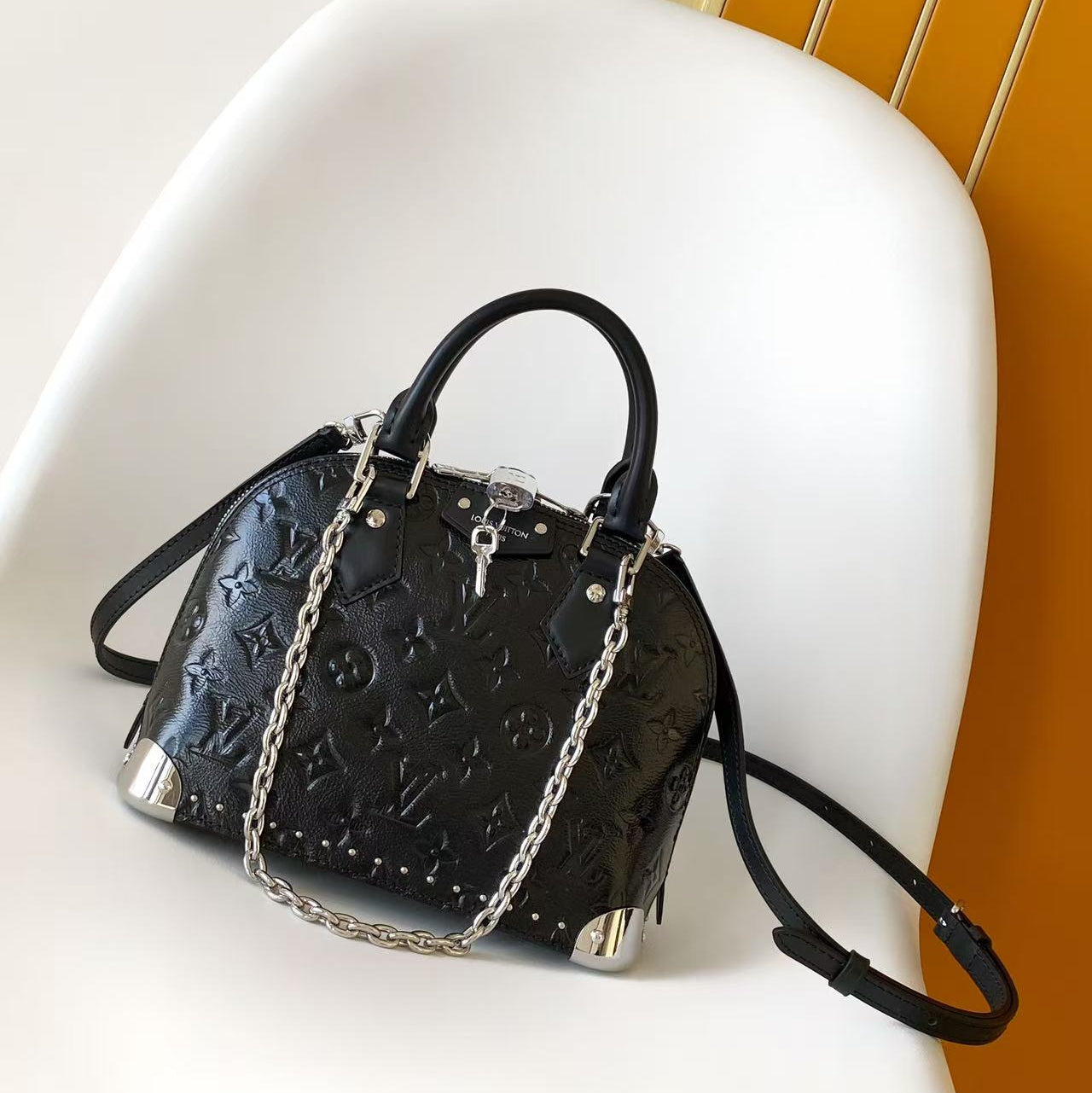 LV Alma BB Bag 22 Chain and S-lock Clasp Black in Cowhide 278079