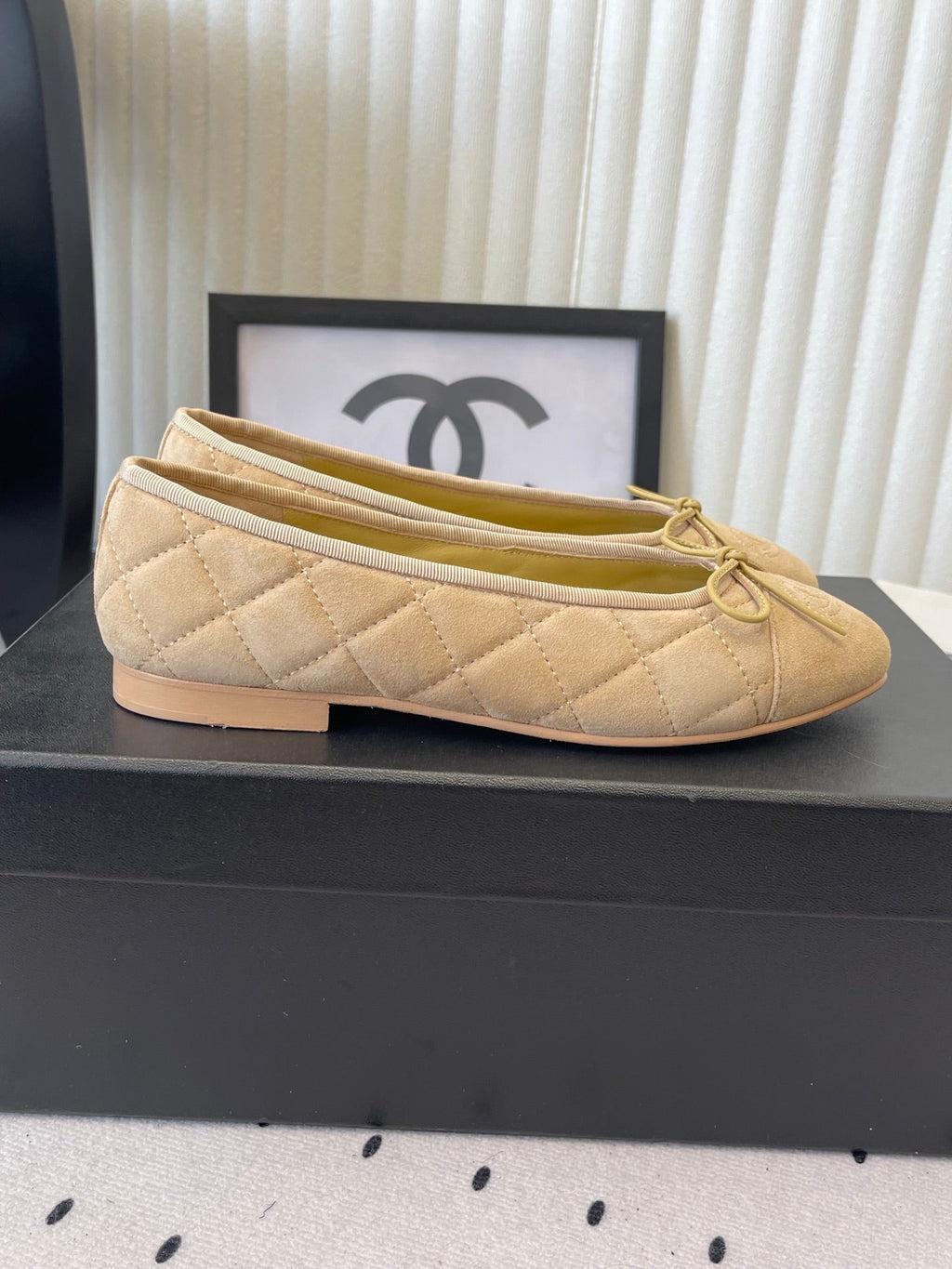 CC Ballet Flats Yellow in Suede 611697