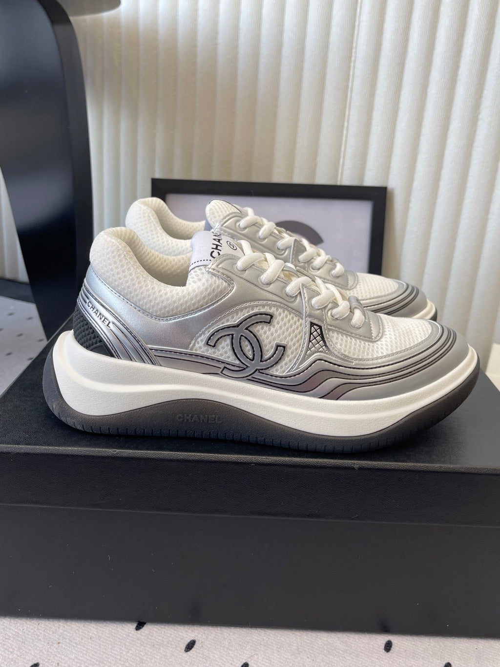 CC Sneaker White Silver Metallic in Cowhide 611669