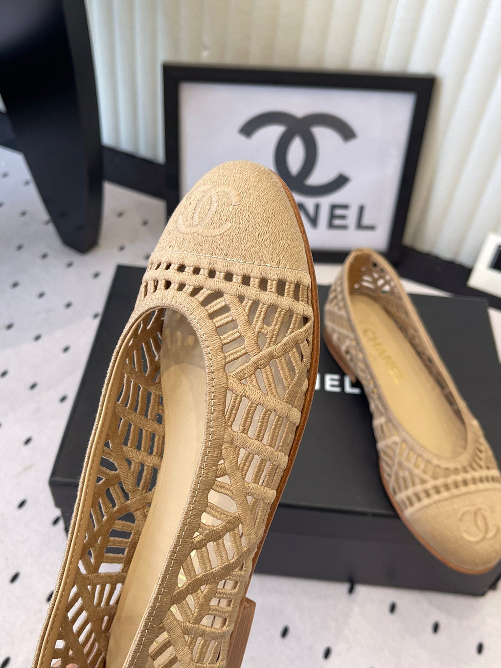 Chanel Ballet Flats Beige in Woven Raffia 611583